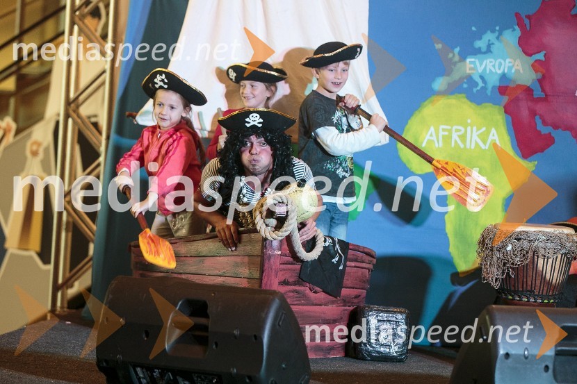 Otroška predstava PIKA NOGAVIČKA in potovanje na otok zakladovPlanet Tuš fest Kranj