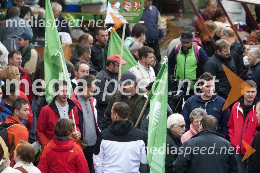 Protest kmetov na mariborski tržnici