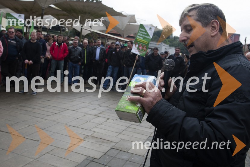 Protest kmetov na mariborski tržnici