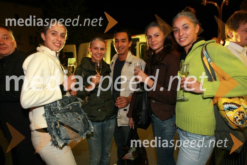 Kristina Stojčeva, Suzana Križman, Dimitri Oscink, Adriana Cioata in Blanka Stojčeva, baletnikiModna revija nakita Zlatarne Celje