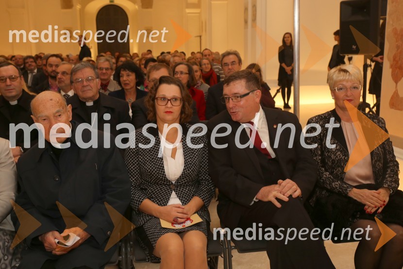 dr. Jožef Smej, mariborski pomožni škof;  Lidija Divjak Mirnik, direktorica Študentskih domov UM, mestna svetnica MOM (LPR); dr. Andrej Fištravec, župan, Mestna občina Maribor;  Irena Polak FištravecJožef Smej postal častni občan Mestne občine Maribor