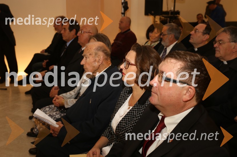 dr. Jožef Smej, mariborski pomožni škof;  Lidija Divjak Mirnik, direktorica Študentskih domov UM, mestna svetnica MOM (LPR); dr. Andrej Fištravec, župan, Mestna občina MariborJožef Smej postal častni občan Mestne občine Maribor