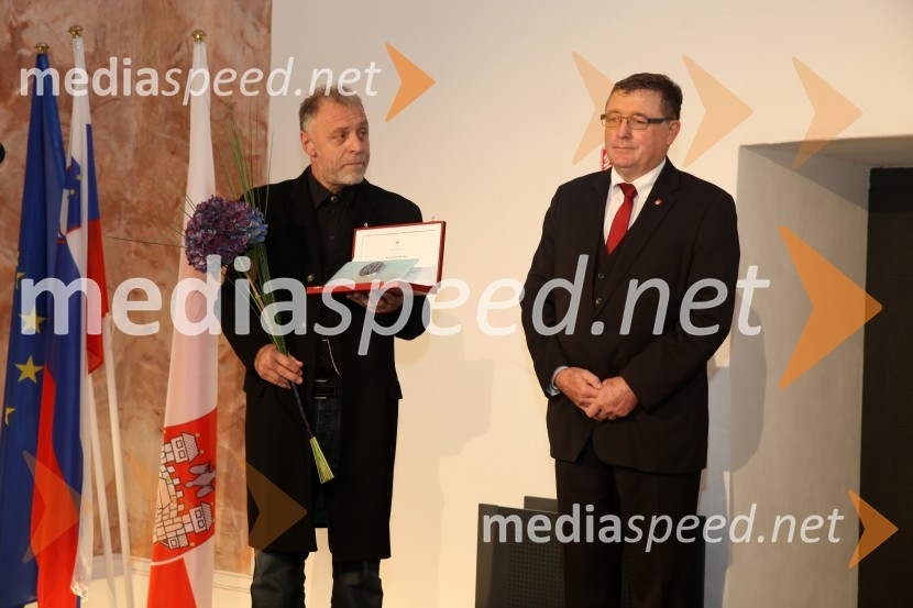  Milan Pečovnik - Pidži, glasbenik; dr. Andrej Fištravec, župan, Mestna občina MariborJožef Smej postal častni občan Mestne občine Maribor