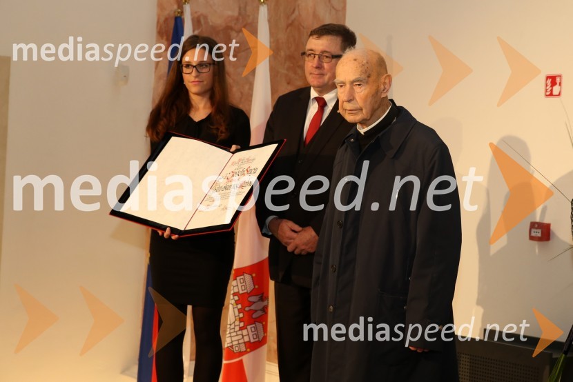  ... ; dr. Andrej Fištravec, župan, Mestna občina Maribor; dr. Jožef Smej, mariborski pomožni škofJožef Smej postal častni občan Mestne občine Maribor