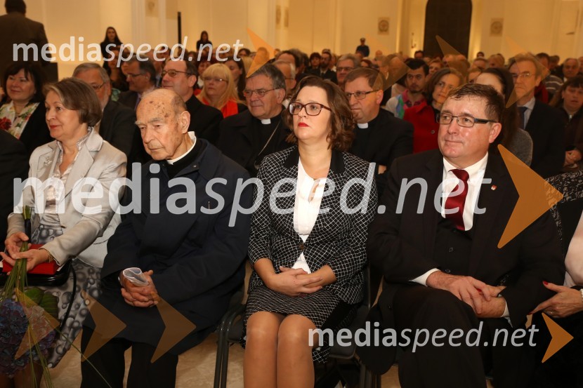  Vera Feguš; dr. Jožef Smej, mariborski pomožni škof;  Lidija Divjak Mirnik, direktorica Študentskih domov UM, mestna svetnica MOM (LPR); dr. Andrej Fištravec, župan, Mestna občina MariborJožef Smej postal častni občan Mestne občine Maribor