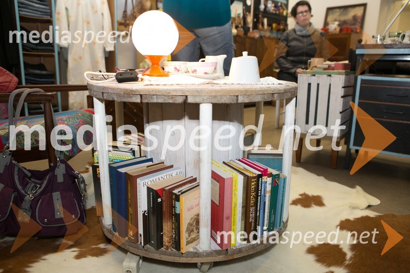 Iz odpadnih materialov nastajajo zelo uporabni in zanimivi kosi.Mladi, samostojnost, okoljska ozaveščenost in pomen ponovne uporabe