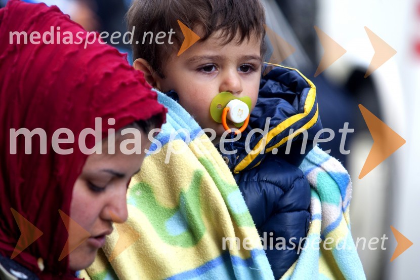 Begunci v nastanitvenem centru Šentilj