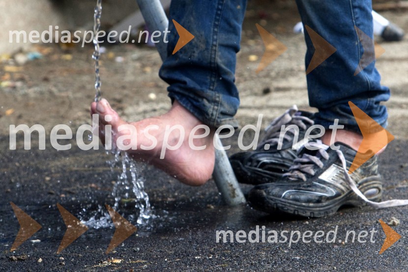 Begunci v nastanitvenem centru Šentilj