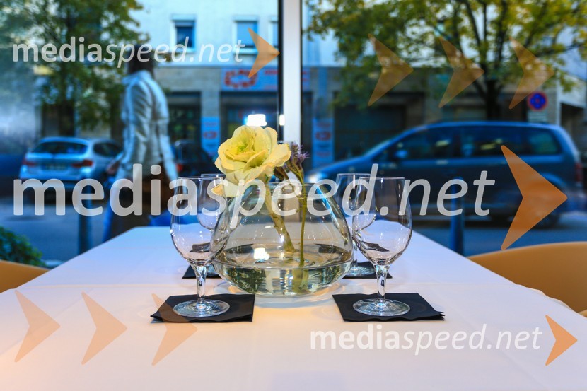 Restavracija in kavarna 7Restavracija in kavarna 7, otvoritev