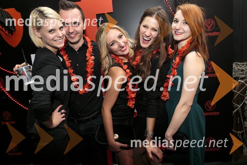  Vanessa    Brataševec  , The Felpers;  Žiga  Rus, The Felpers;  Kristina  Zimic, DJ Calixta  ;  Maja  Usico, The Felpers;  Laura  Pešak,  The FelpersZnani Slovenci na zabavi z Jägermeistrom