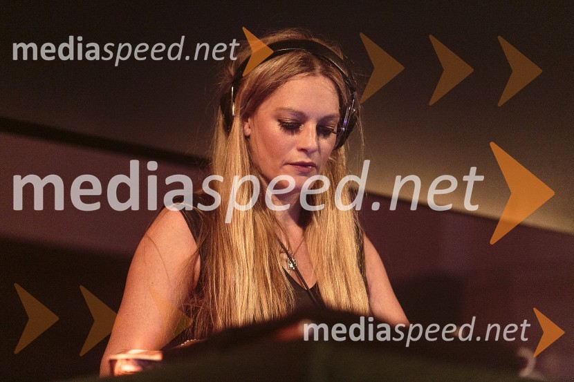   Miss  Kelly Marie , DJZnani Slovenci na zabavi z Jägermeistrom