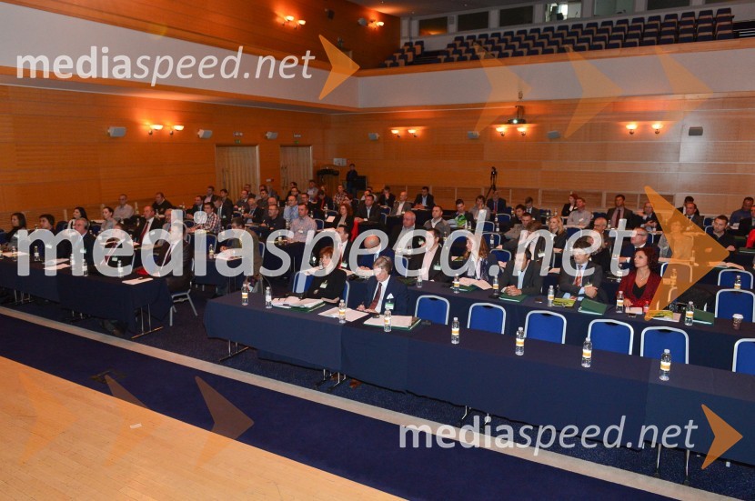 Oskrbovalne verige v znanosti in praksi 2015, logistični kongres, 1. dan