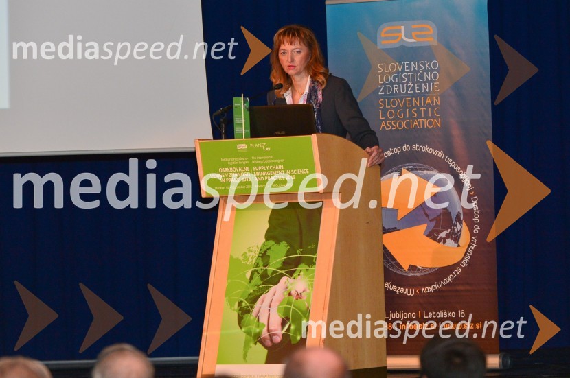   Suzana Zornada-Vrabec, Luka Koper, d.d.Oskrbovalne verige v znanosti in praksi 2015, logistični kongres, 1. dan