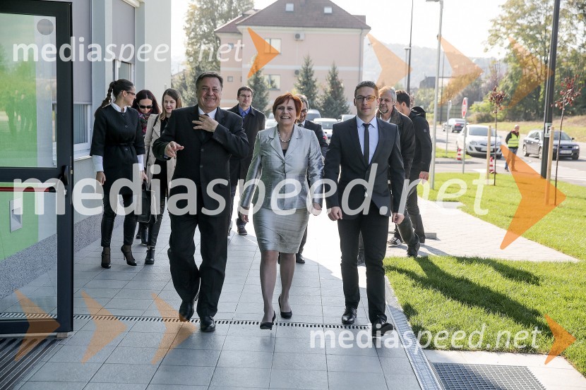  Zoran Janković, župan MOL, predsednik PS;  Mira Potokar, direktorica, ŽELVA podjetje za usposabljanje in zaposlovanje invalidov, d.o.o.;  ... Odprtje novih poslovnih prostorov podjetja Želva d.o.o.