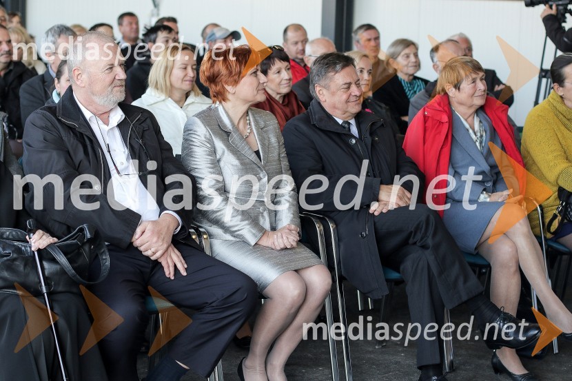  ... ;  Mira Potokar, direktorica, ŽELVA podjetje za usposabljanje in zaposlovanje invalidov, d.o.o.;  Zoran Janković, župan MOL, predsednik PS;  ... Odprtje novih poslovnih prostorov podjetja Želva d.o.o.