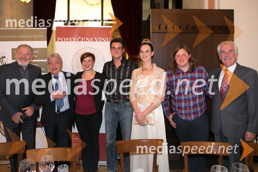  Rado Stojanovič, organizator Salona penečih vin, Slovenskega festivala vin, Martinovanja v Ljubljani, Ljubljanske vinske poti; dr. Mojmir Wondra, Biotehniška fakulteta, Univerza v Ljubljani;  Monika  Maček, Radgonske gorice d.d.;  Matej Colja, Vina Colja;  Sandra Vučko, Vinska kraljica Slovenije 2015;  Lina Kopše,  Hiša vina Doppler;  Boris LisjakViva il vino predstavlja 5 vinskih državnih prvakov