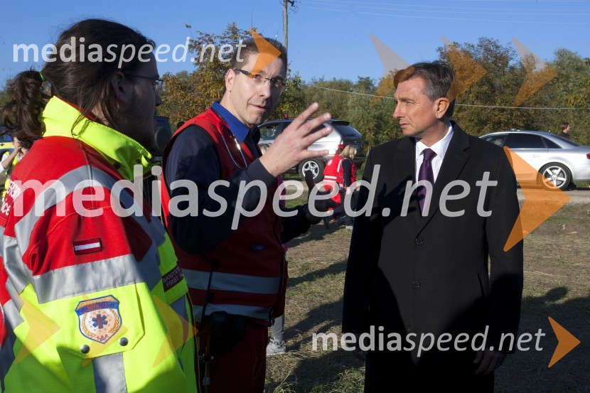  ... ;  ... ;  Borut Pahor, predsednik Republike SlovenijeBegunce na mejnem prehodu Rigonce obiskal Borut Pahor