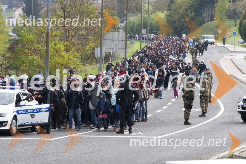 Ponovno prihod večjih skupin beguncev na  mejnem prehodu Šentilj