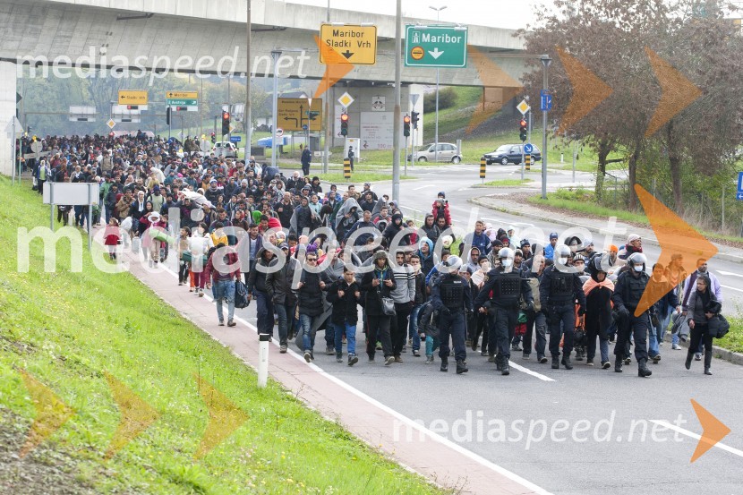 Ponovno prihod večjih skupin beguncev na  mejnem prehodu Šentilj
