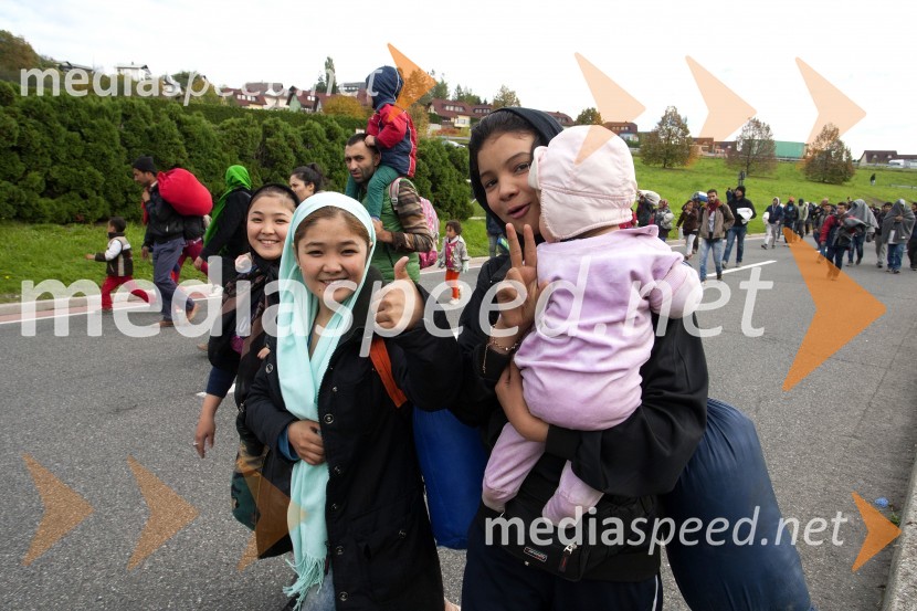 Ponovno prihod večjih skupin beguncev na  mejnem prehodu Šentilj