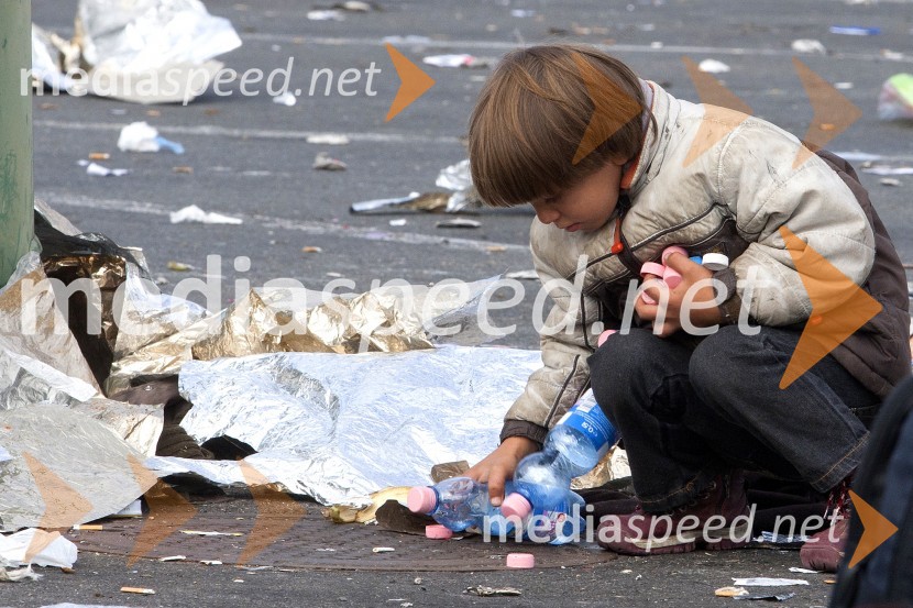 Ponovno prihod večjih skupin beguncev na  mejnem prehodu Šentilj