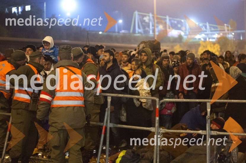 Ponovno prihod večjih skupin beguncev na  mejnem prehodu Šentilj