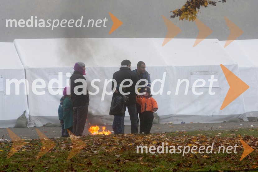 Ponovno prihod večjih skupin beguncev na  mejnem prehodu Šentilj