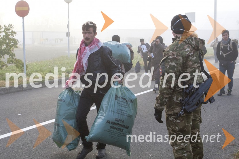 Ponovno prihod večjih skupin beguncev na  mejnem prehodu Šentilj