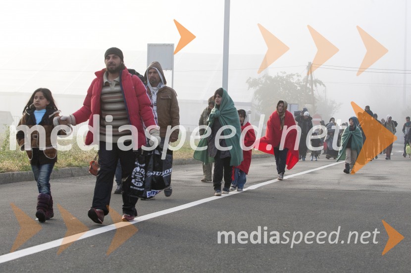Ponovno prihod večjih skupin beguncev na  mejnem prehodu Šentilj