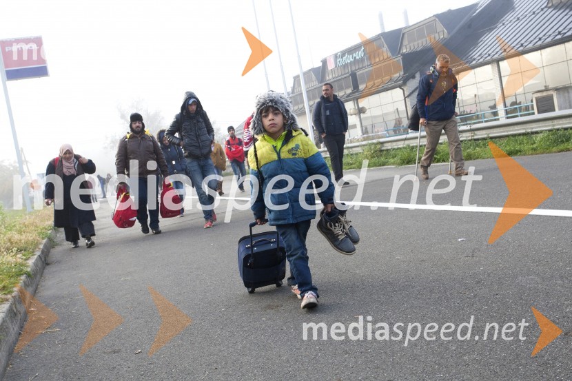 Ponovno prihod večjih skupin beguncev na  mejnem prehodu Šentilj