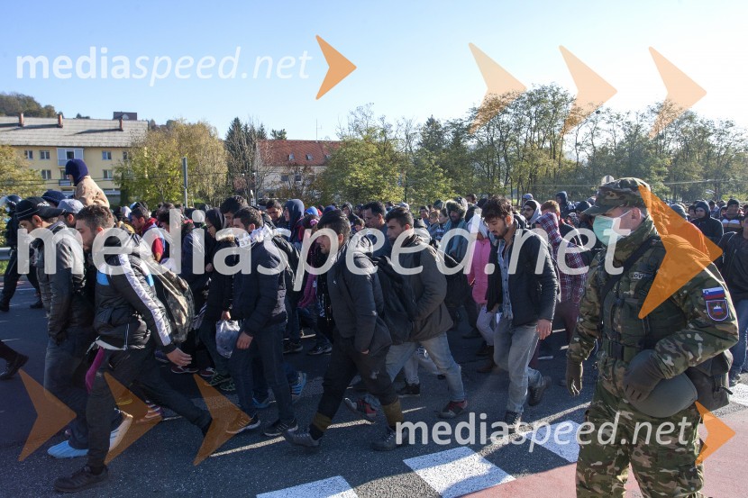 Ponovno prihod večjih skupin beguncev na  mejnem prehodu Šentilj