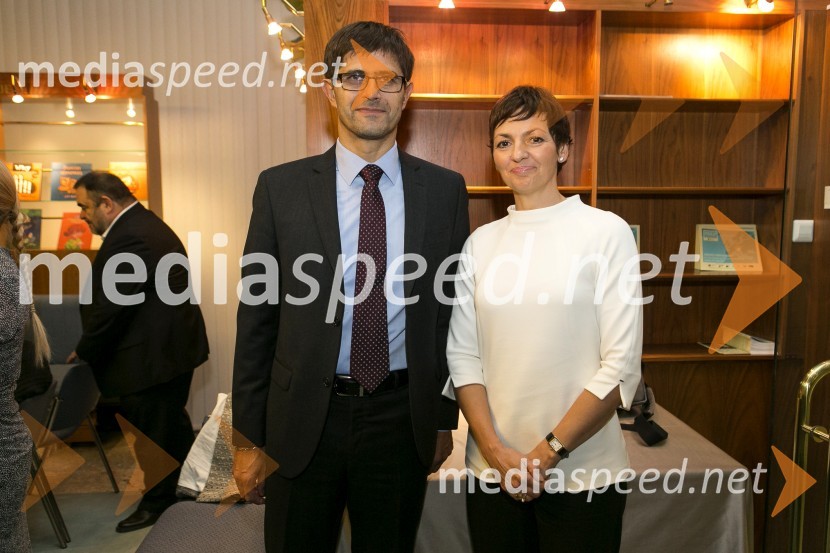  Matjaž Rakovec, predsednik, Ustanova patra Stanislava Škrabca; prof. dr. Maja Makovec Brenčič, ministrica za izobraževanje, znanost in športPodelitev nagrad in štipendij Škrabčeve ustanove 2015