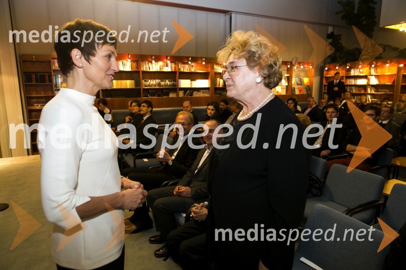 prof. dr. Maja Makovec Brenčič, ministrica za izobraževanje, znanost in šport; prof. dr. Alenka Šivic Dular, jezikoslovka, slavistka, nagrajenka Škrabčeve ustanovePodelitev nagrad in štipendij Škrabčeve ustanove 2015