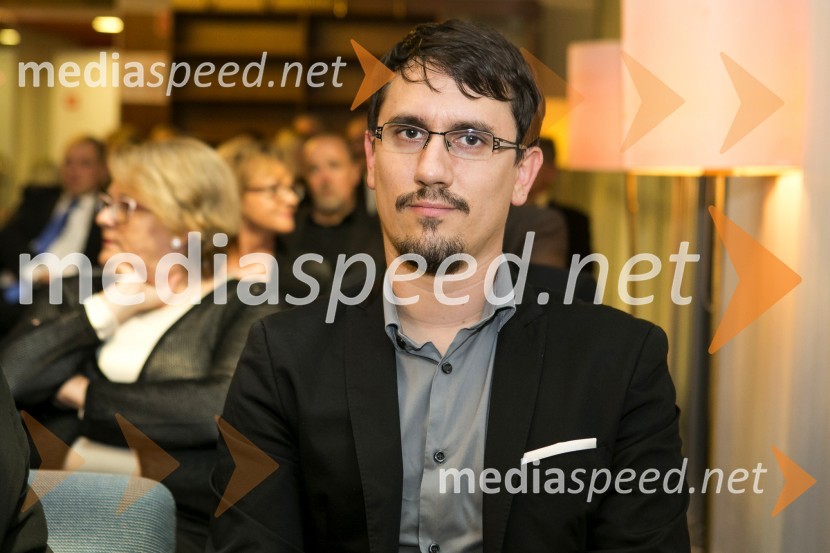  Janoš Ježovnik, štipendist Škrabčeve ustanovePodelitev nagrad in štipendij Škrabčeve ustanove 2015