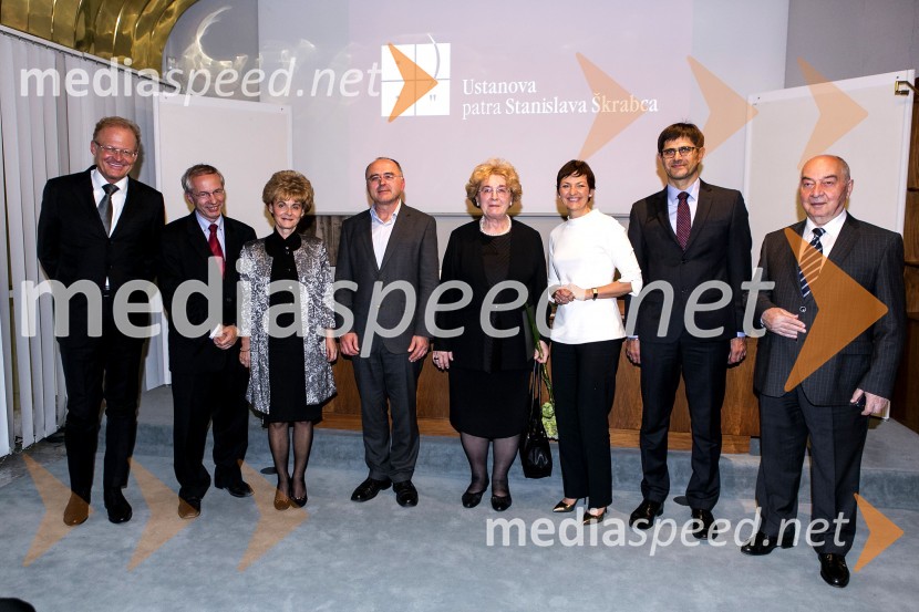  Janez  Škrabec, direktor Riko d.o.o., predsednik Slovensko-ruskega poslovnega sveta, predsednik Lions kluba Ljubljana Iliria; dr. Edvard Kovač, teolog in filozof, član uprave Škrabčeve ustanove; prof. dr. Irena Stramljič Breznik, Filozofska fakulteta, Univerza v Mariboru, članica strokovne komisije Škrabčeve ustanove; prof. dr. Marko Snoj, predsednik strokovne komisije Škrabčeve ustanove; prof. dr. Alenka Šivic Dular, jezikoslovka, slavistka, nagrajenka Škrabčeve ustanove; prof. dr. Maja Makovec Brenčič, ministrica za izobraževanje, znanost in šport;  Matjaž Rakovec, predsednik, Ustanova patra Stanislava Škrabca;  Doku Gapurovič Zavgajev, veleposlanik Ruske federacije v SlovenijiPodelitev nagrad in štipendij Škrabčeve ustanove 2015