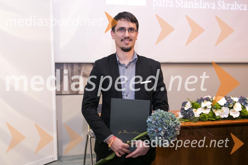  Janoš Ježovnik, štipendist Škrabčeve ustanovePodelitev nagrad in štipendij Škrabčeve ustanove 2015