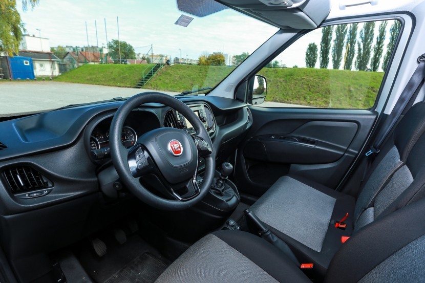 Fiat Doblo Cargo 1.6 Multijet 16v SX, notranjostFiat Doblo Cargo 1.6 Multijet 16v SX, mediaspeed test