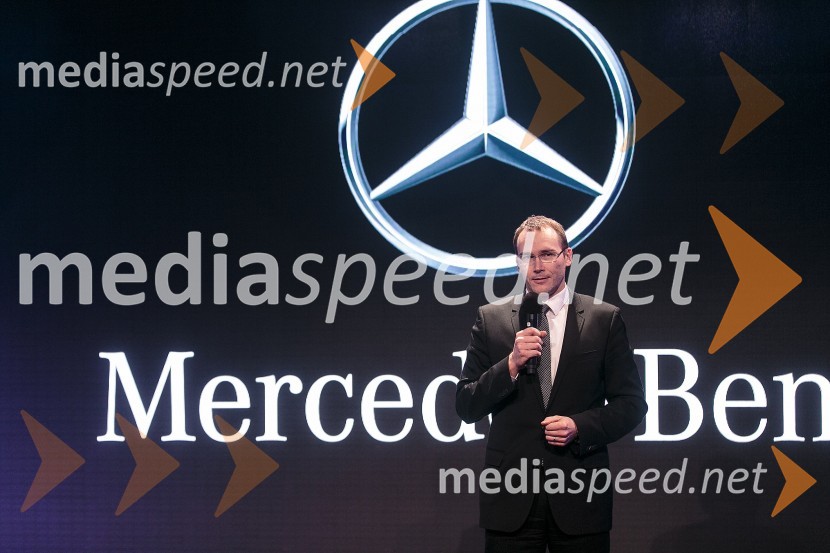  Rasto Oderlap, direktor, podjetje Autocommerce d.o.o.Mercedes-Benz Fashion Week: Predavanje Roberta Lešnika - Mercedes Design