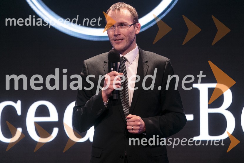 Rasto Oderlap, direktor, podjetje Autocommerce d.o.o.Mercedes-Benz Fashion Week: Predavanje Roberta Lešnika - Mercedes Design