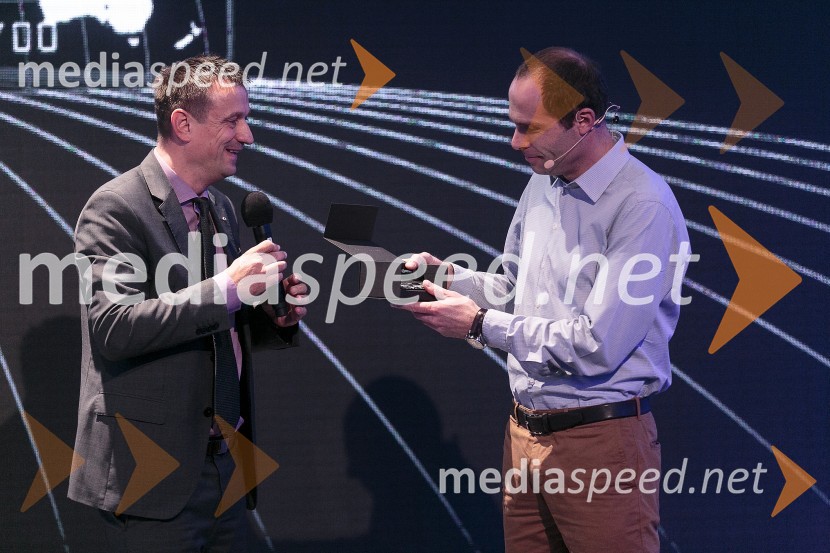  Anton  Horvatič, direktor Diners Cluba Slovenije;  Robert Lešnik, vodja zunanjega oblikovanja, Mercedes-BenzMercedes-Benz Fashion Week: Predavanje Roberta Lešnika - Mercedes Design