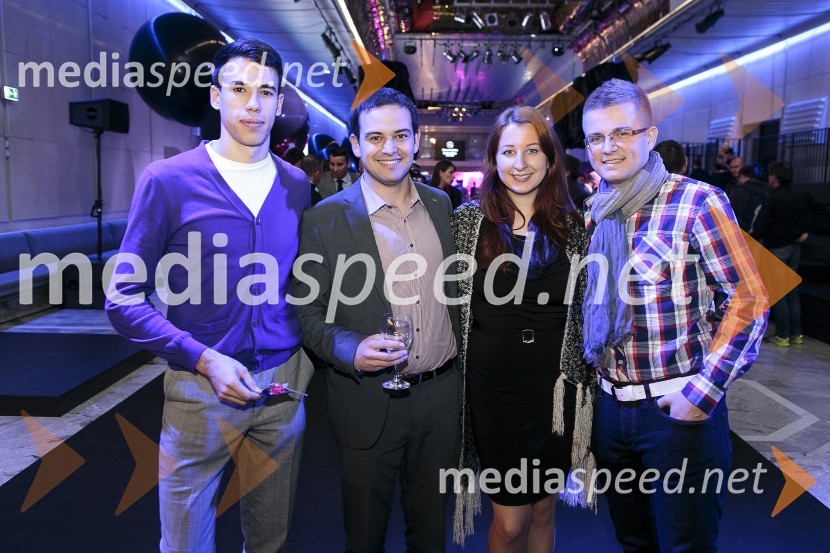  Natalija Hočevar;  Anej  Ferko, odnosi z javnostmi, Autocommerce d.o.o.;  ... ;  Rok Britovšek, predsednik Mercedes-Benz Klub SlovenijaMercedes-Benz Fashion Week: Predavanje Roberta Lešnika - Mercedes Design