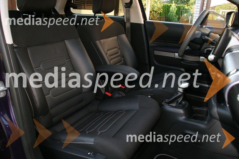 Citroën C4 Cactus Shine 1.6 BlueHDi, francosko udobni sedežiCitroën C4 Cactus Shine 1.6 BlueHDi, mediaspeed test