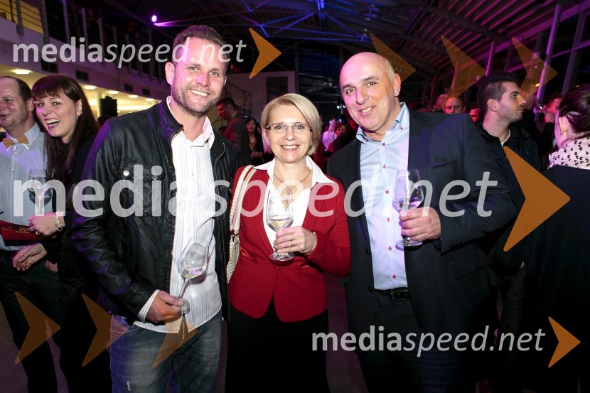  Damjan  Prapotnik        , Filtris d.o.o. ; mag.  Vlasta  Stojak, direktorica Občinske uprave, Mestna občina Ptuj;  Miran Senčar, župan, Mestna občina Ptuj1. Salon štajerskih mladih vin, PUBEC 2015