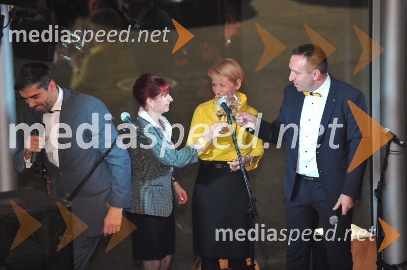  Bor Greiner, odgovorni urednik, Radio City;  Tadeja  Vodovnik Plevnik, Kmetijsko gozdarski zavod Maribor; dr. Aleksandra Pivec, direktorica, ZRS Bistra, Ptuj;  Borut  Cvetko, kreativni direktor Mediaspeed1. Salon štajerskih mladih vin, PUBEC 2015