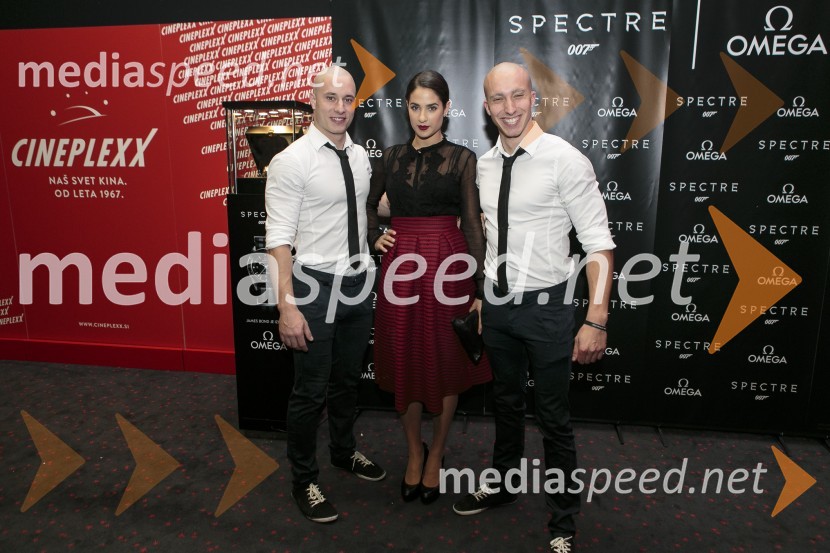  Blaž Slanič, F&B Acrobatics;  Saša Pavlin Stošić, igralka;  Filip Kržišnik, F&B AcrobaticsSvečana premiera Spectre v Cineplexxu Kranj