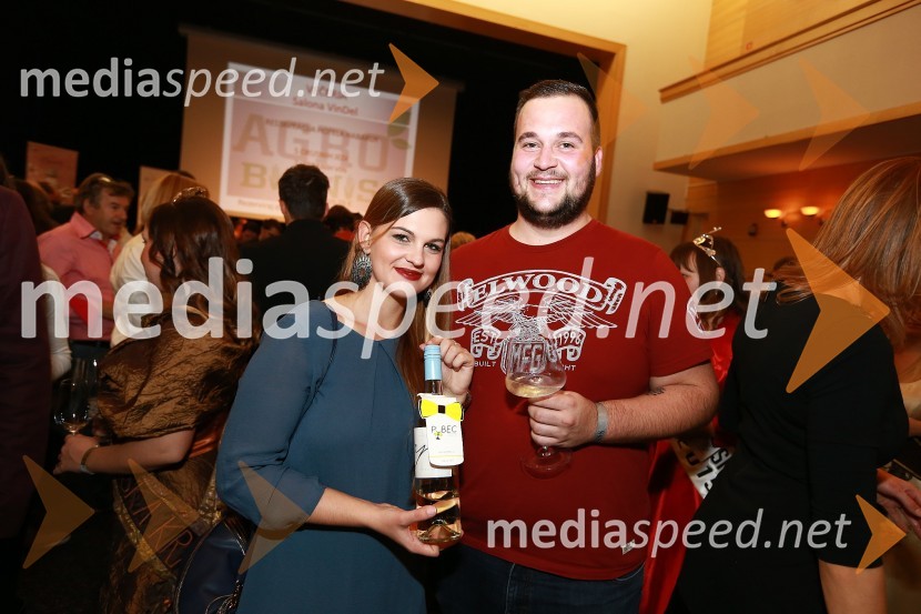 Pubeci na salonu VinDel 2015