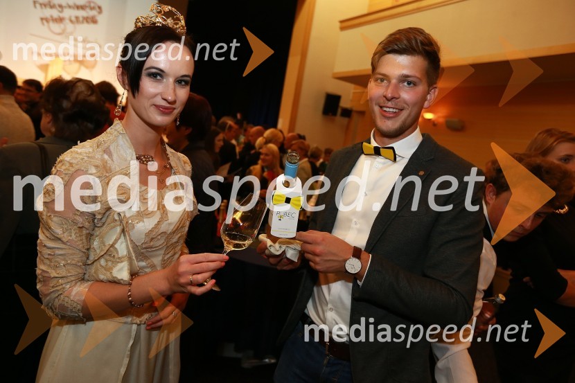  Sandra Vučko, Vinska kraljica Slovenije 2015;  Patrik Gaube, Vino GaubePubeci na salonu VinDel 2015