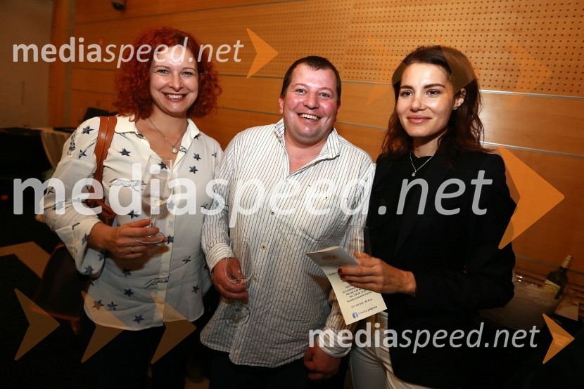  Mateja  Štabuc, Lovenjakov dvor;  ... ;  Sandra Pavlinjek, Lovenjakov DvorPubeci na salonu VinDel 2015