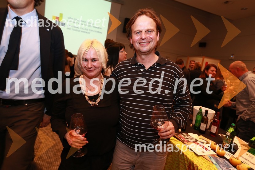  ... ;  Aljoša Peršak, novinar, vodja deska, VečerPubeci na salonu VinDel 2015