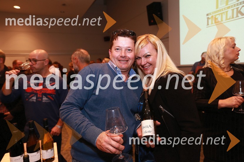  Valter Sirk, vinar;  ... Pubeci na salonu VinDel 2015